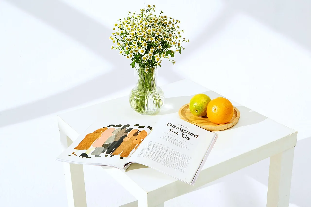 magazine, vase, still life, morning, sunshine. Magazine corrections: fixing a wrong claim about materials