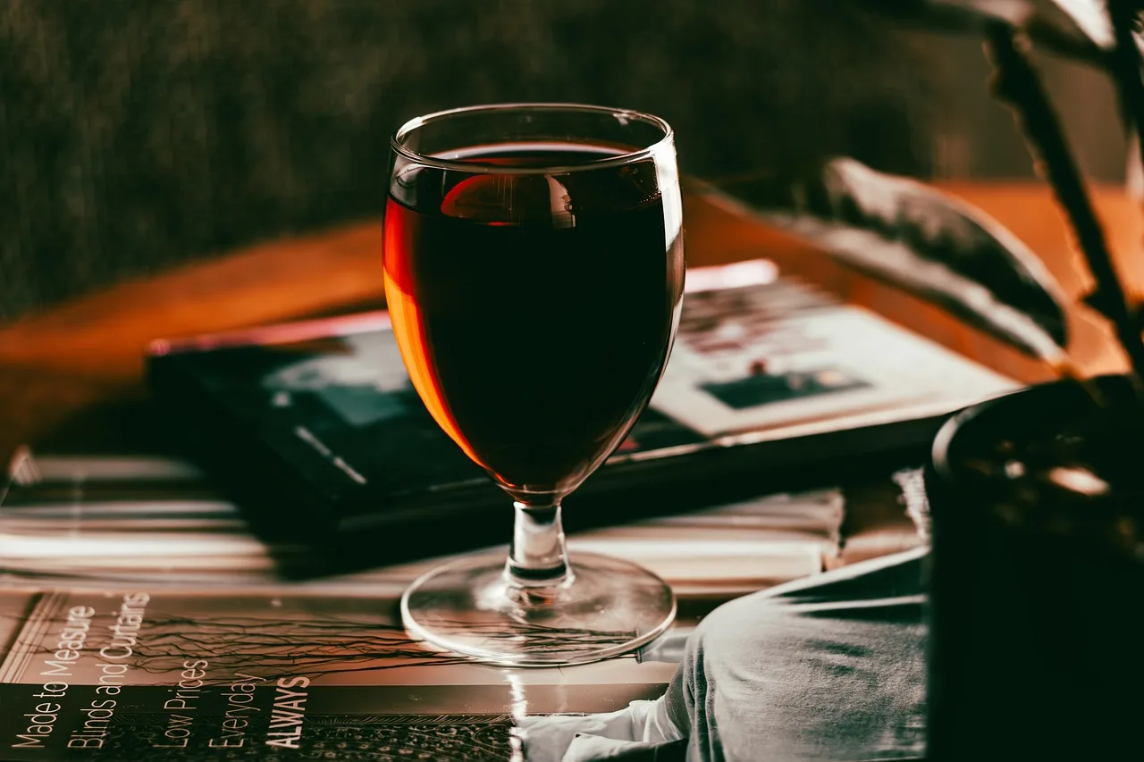 drink, glass, beverage, wine, juice, restaurant, relax, drink, drink, drink, drink, drink. Selling magazine back issues: what you may legally resell